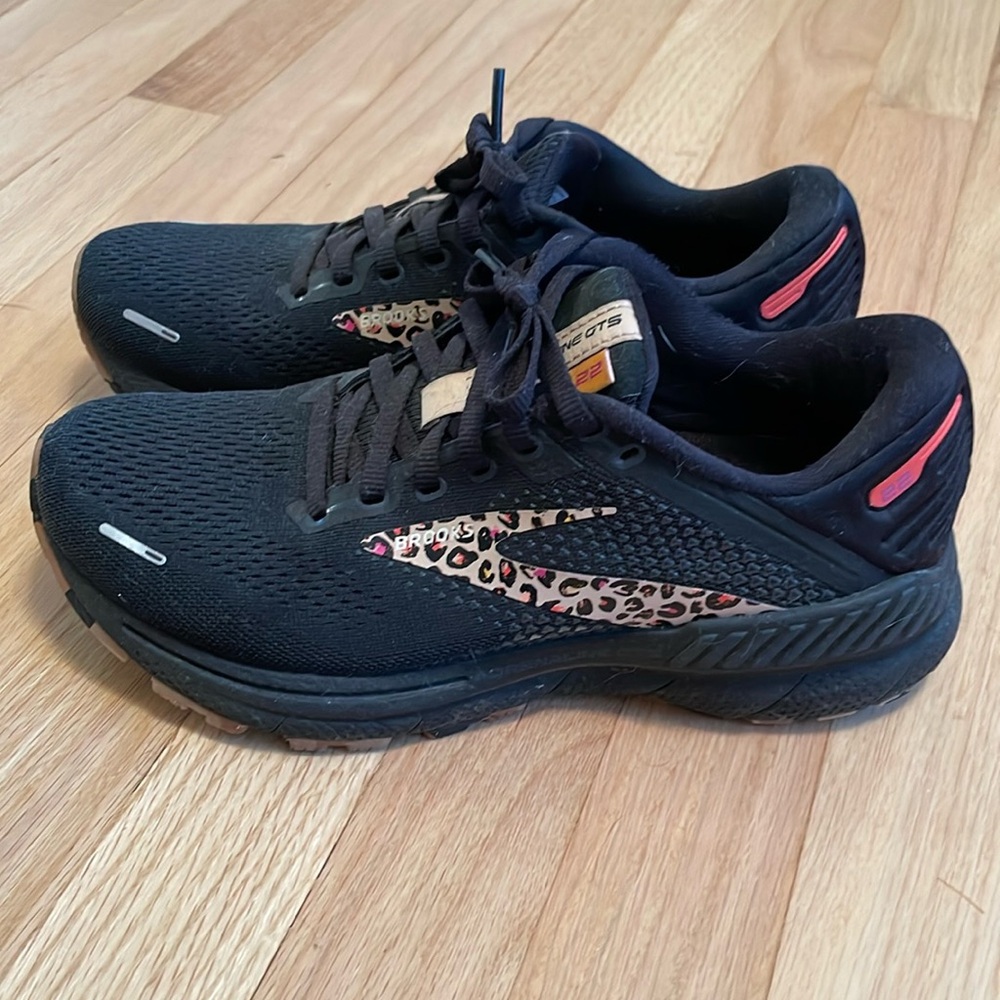 Black and Leopard Brooks Adrenaline 22